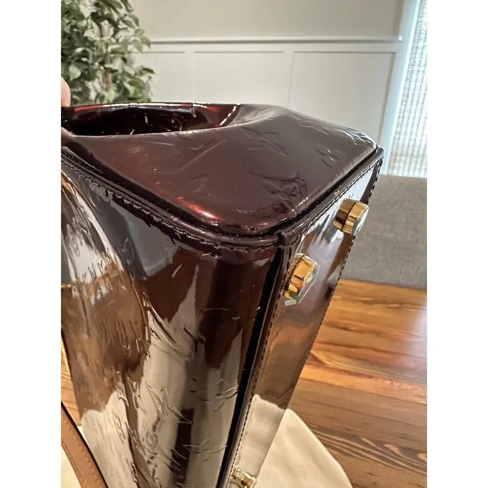 Louis Vuitton Brea MM Vernis Leather Bag
